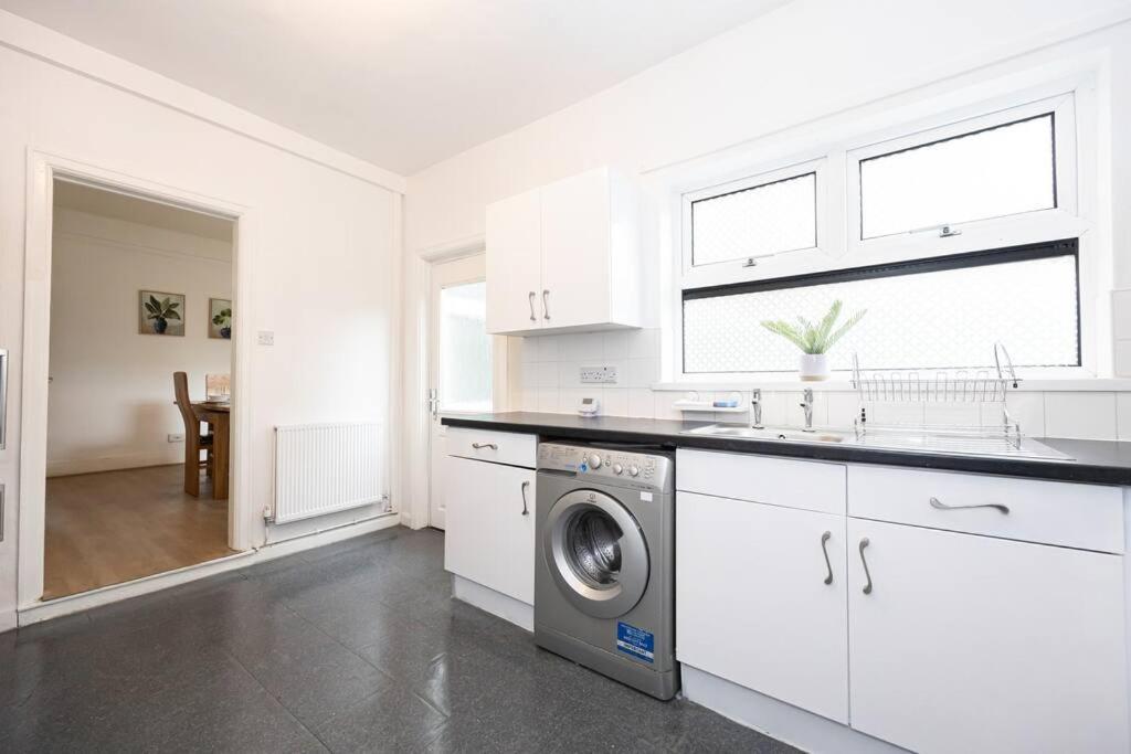 Bright & Modern 3 Bedroom Old Trafford Home Manchester Extérieur photo